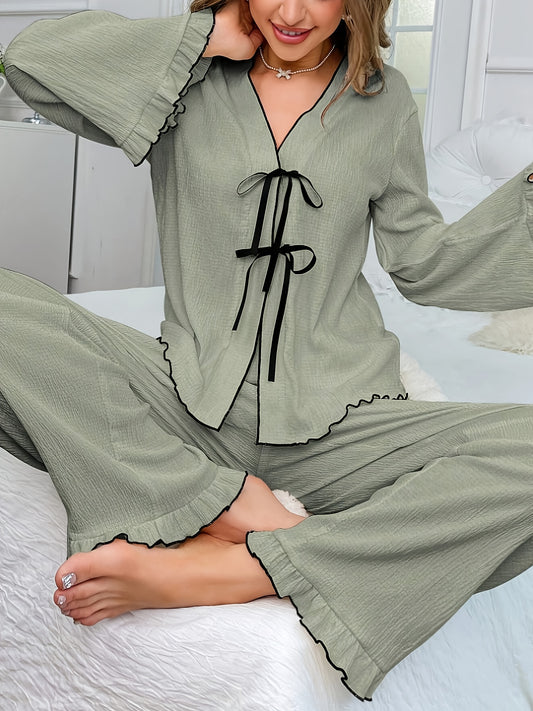 Tvådelad pyjamas med V-hals i mjuk polyesterblandning – långärmad topp & byxor